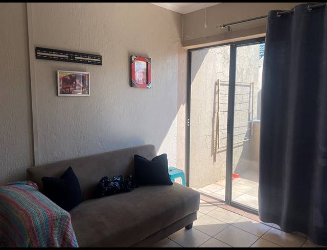 2 BEDROOM TOWNHOUSE FOR SALE IN NEW REDRUTH